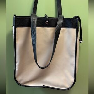 Lululemon tote like new